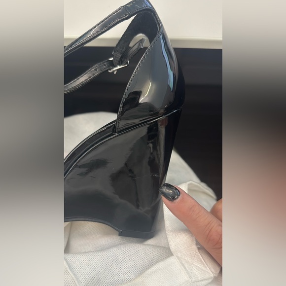 New Steve Madden Mallor Wedge strap Sandals black patent leather size 7.5 - Picture 9 of 9